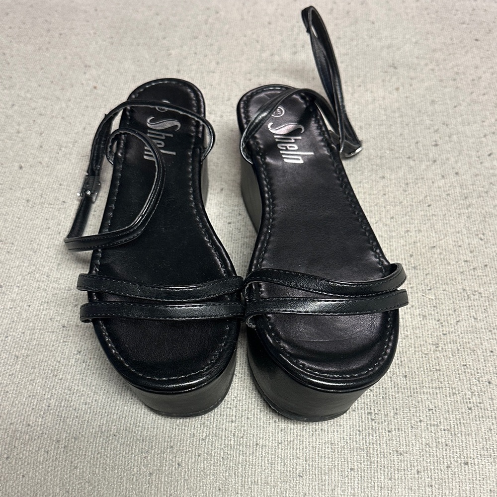 Chunky Black 90s Style Platform Sandals